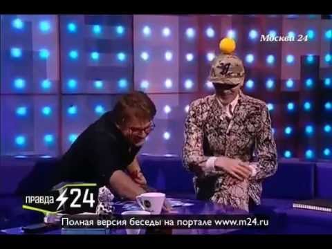 Андрей Бартенев копается в вещах