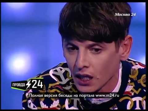Влад Лисовец целуется в туалете