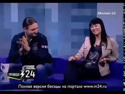 Девочка любит рок