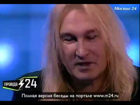 Александр Иванов сел на стакан и распорол себе всё
