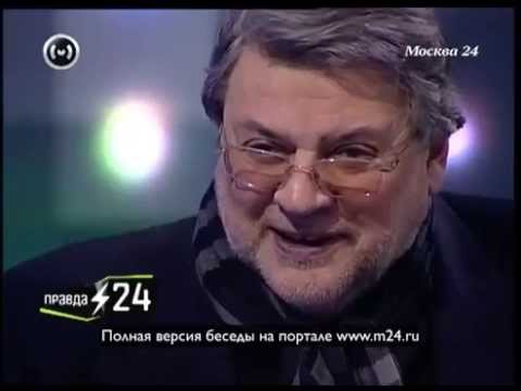 Александр Ширвиндт учит тексты в машине у дома детства