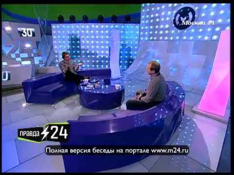 Дмитрия Петрова окружают все, кто имеет отношение к иностранным языкам